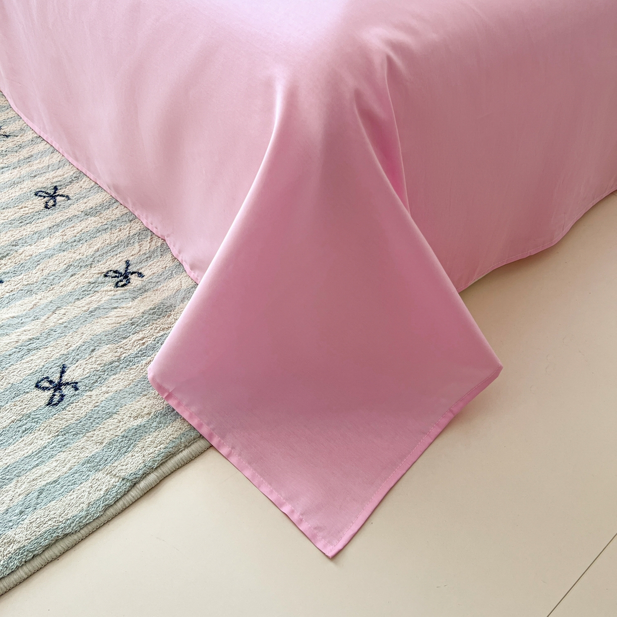 91家纺网 家纺一手货源 找家纺 桃喜 2026新款全棉纯棉贴布绣四件套（会员-5元） 苹果行星（全棉）