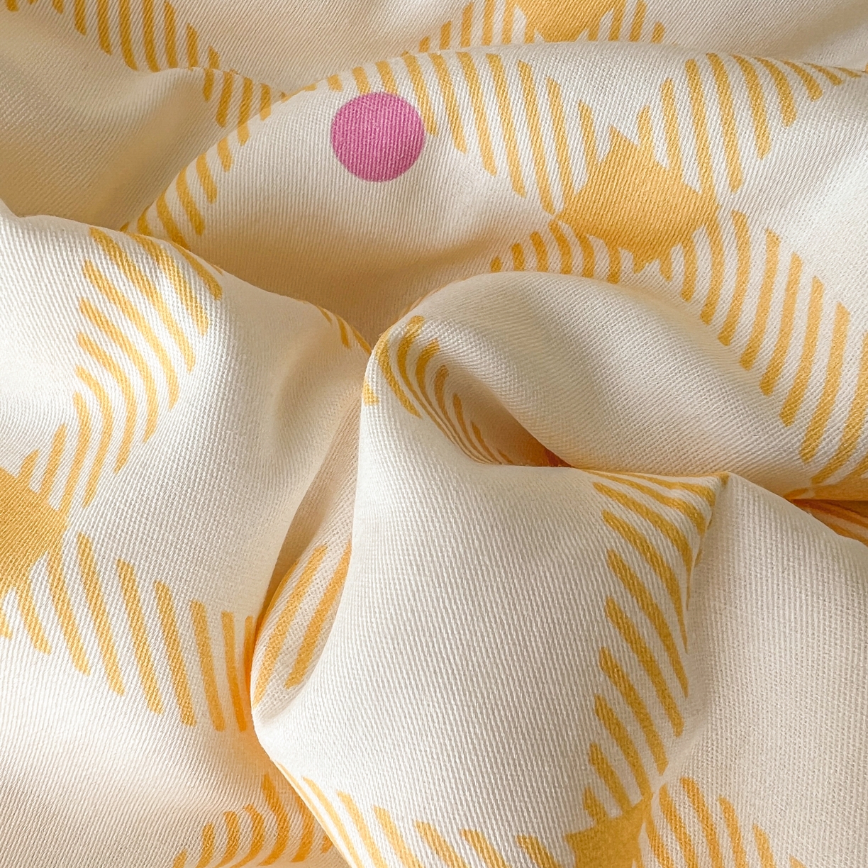 91家纺网 家纺一手货源 找家纺 桃喜 2026新款全棉纯棉贴布绣四件套（会员-5元） 黄格小熊（全棉）