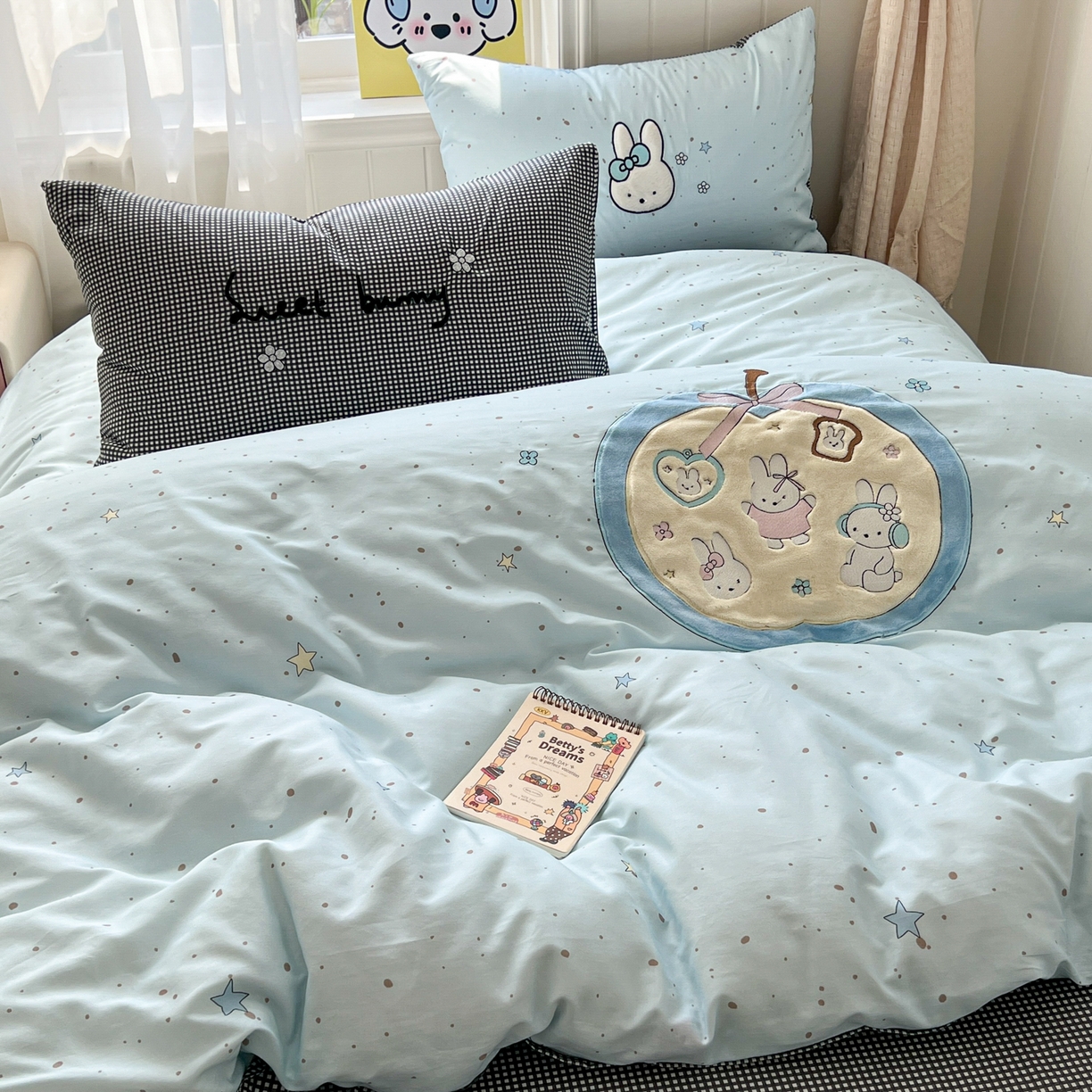 91家纺网 家纺一手货源 找家纺 桃喜 2026新款全棉纯棉贴布绣四件套（会员-5元） 蓝苹果兔兔（全棉）