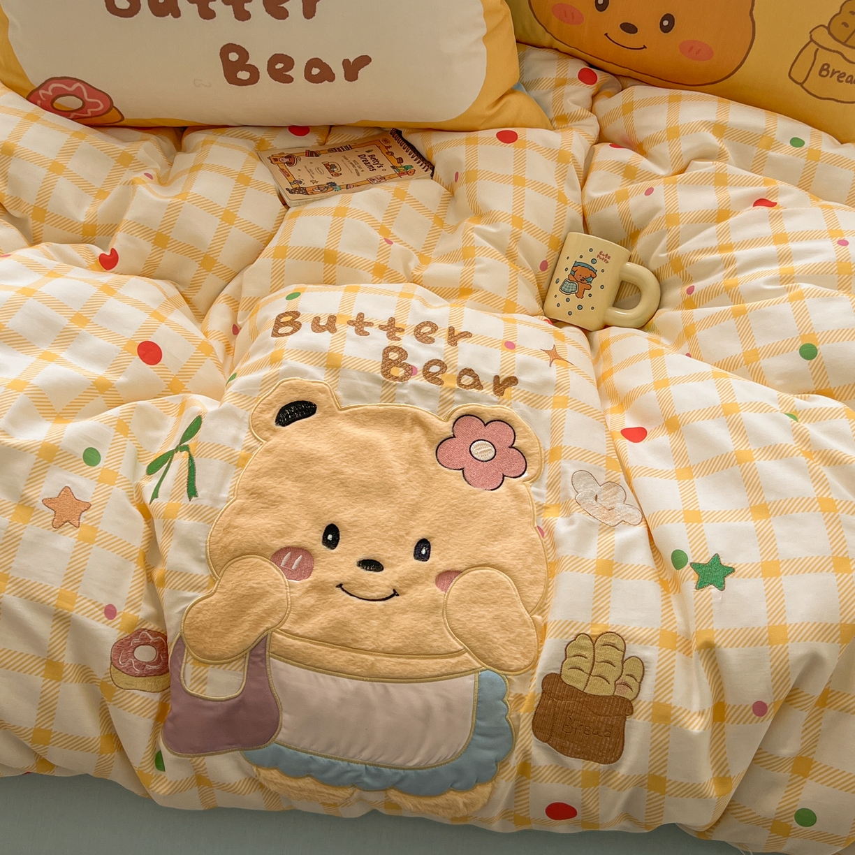 91家纺网 家纺一手货源 找家纺 桃喜 2026新款全棉纯棉贴布绣四件套（会员-5元） 黄格小熊（全棉）