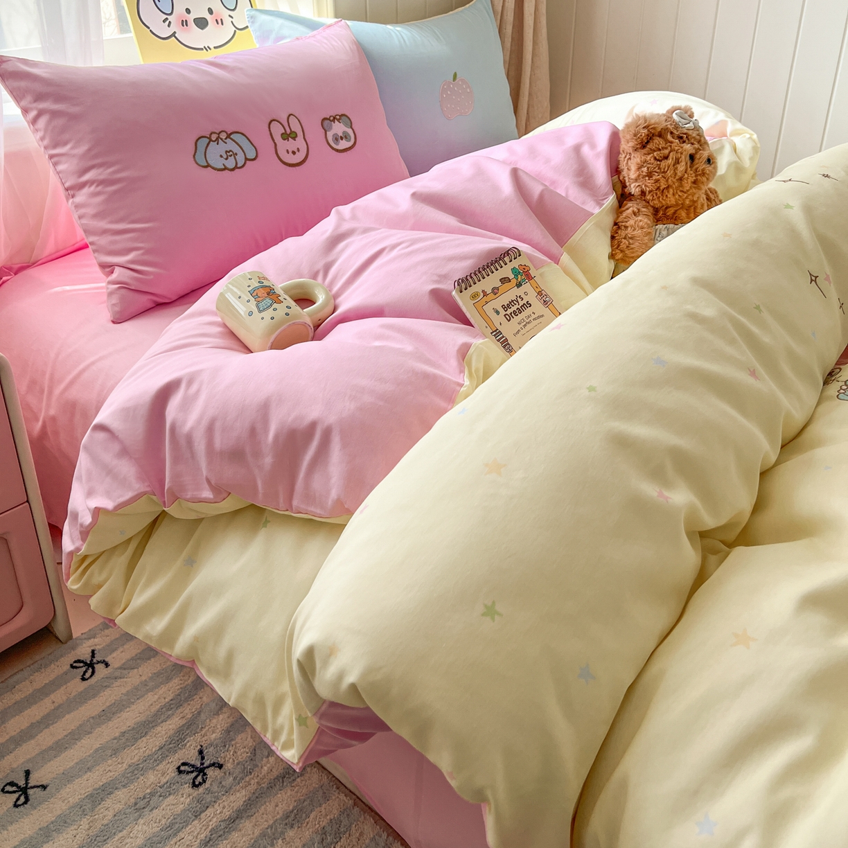 91家纺网 家纺一手货源 找家纺 桃喜 2026新款全棉纯棉贴布绣四件套（会员-5元） 苹果行星（全棉）