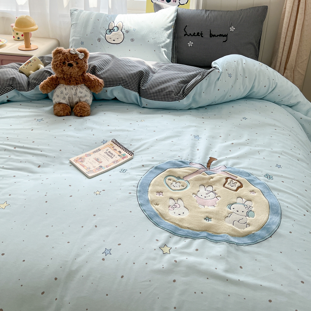 91家纺网 家纺一手货源 找家纺 桃喜 2026新款全棉纯棉贴布绣四件套（会员-5元） 蓝苹果兔兔（全棉）