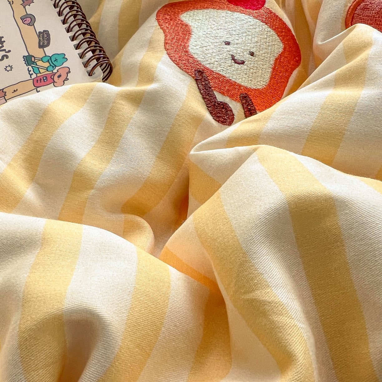 91家纺网 家纺一手货源 找家纺 桃喜 2026新款全棉纯棉贴布绣四件套（会员-5元） 帽衫宝宝（全棉）