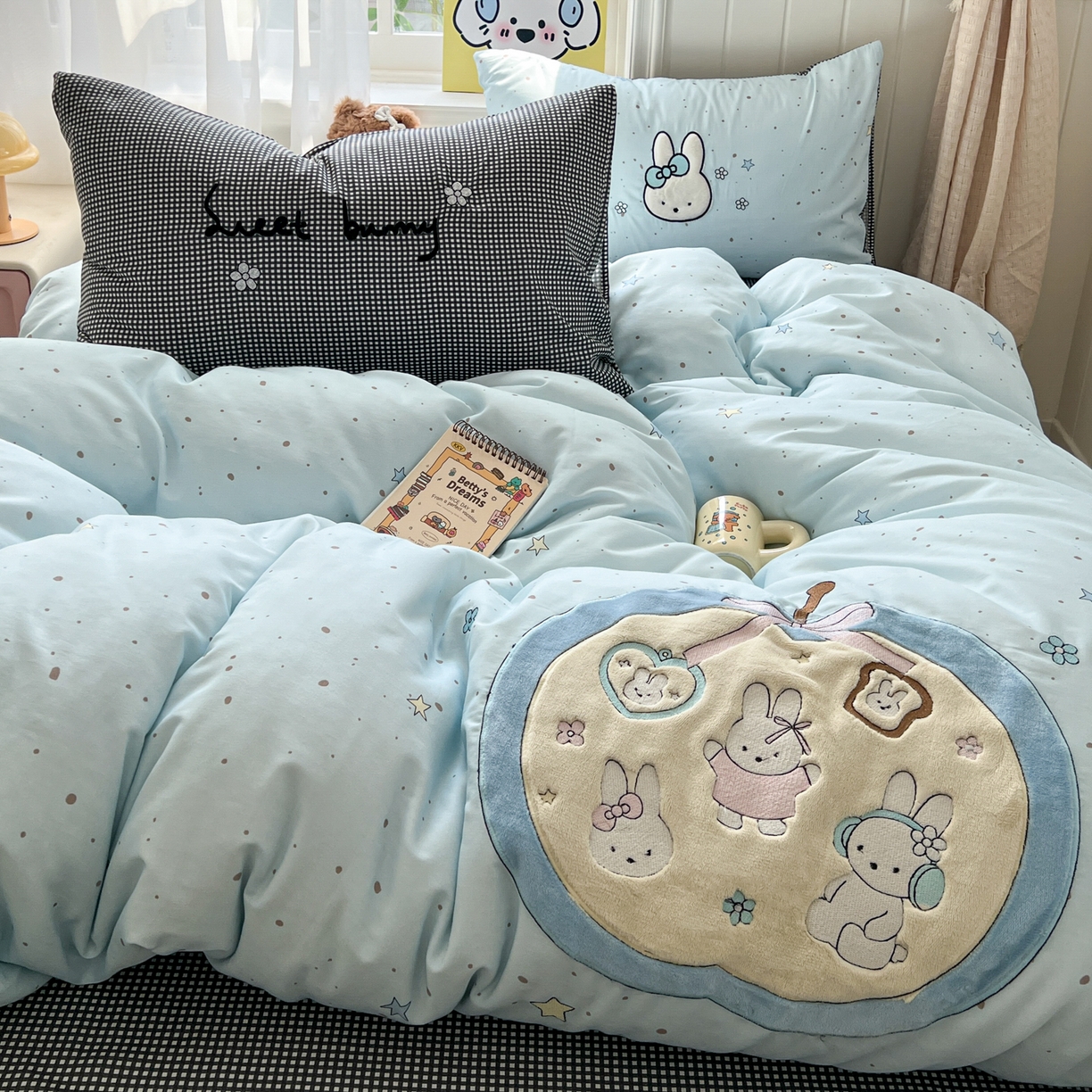 91家纺网 家纺一手货源 找家纺 桃喜 2026新款全棉纯棉贴布绣四件套（会员-5元） 蓝苹果兔兔（全棉）