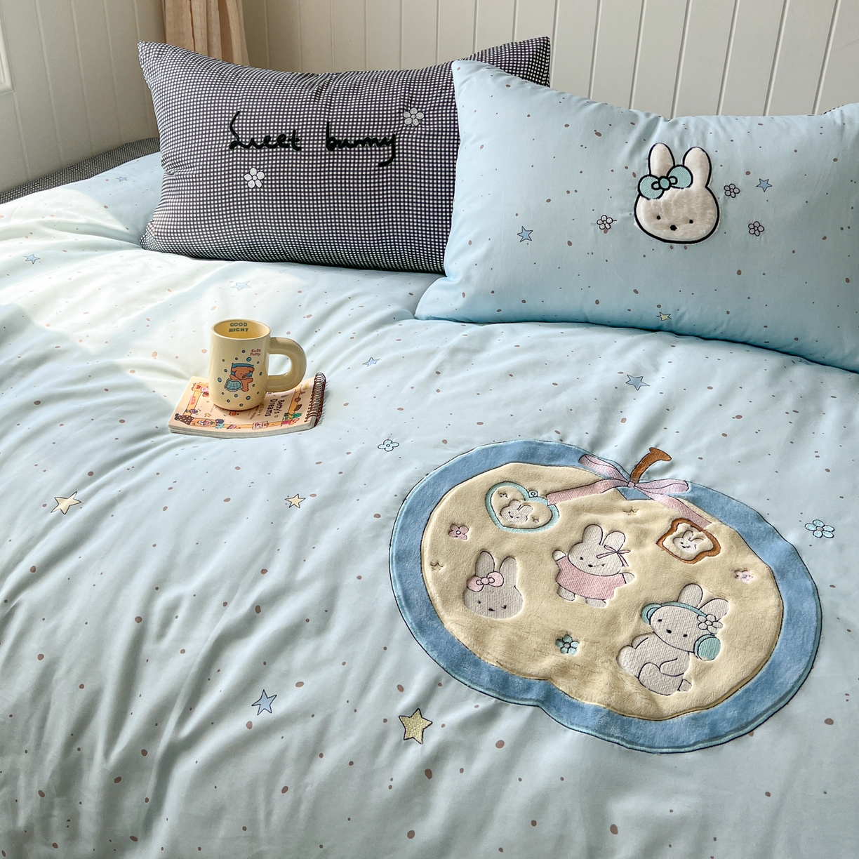 91家纺网 家纺一手货源 找家纺 桃喜 2026新款全棉纯棉贴布绣四件套（会员-5元） 蓝苹果兔兔（全棉）