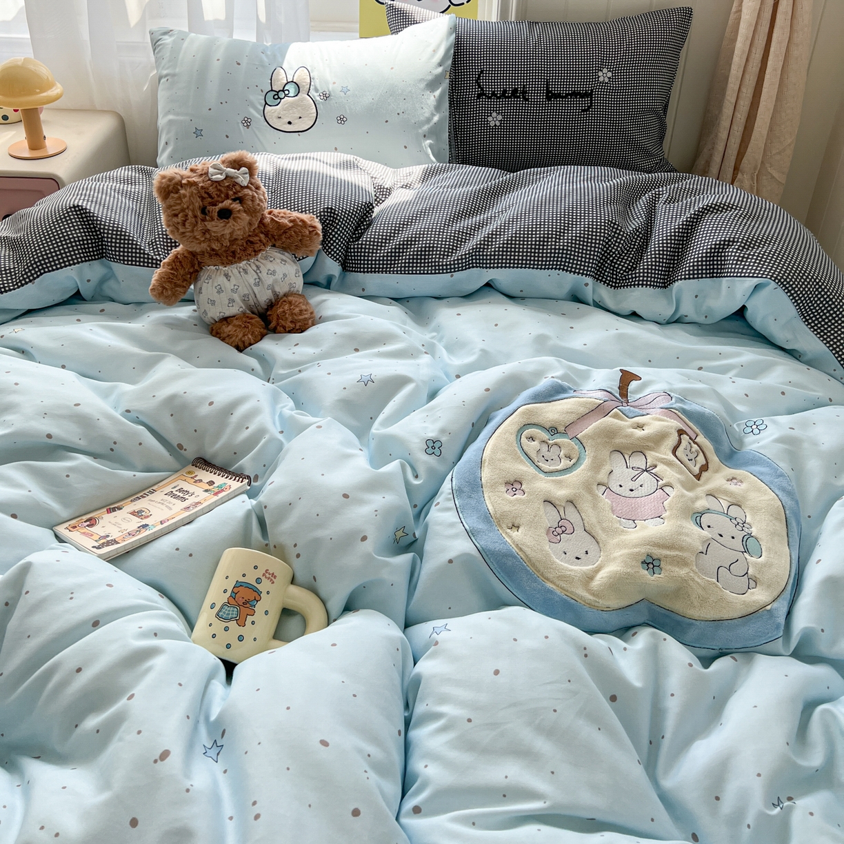 91家纺网 家纺一手货源 找家纺 桃喜 2026新款全棉纯棉贴布绣四件套（会员-5元） 蓝苹果兔兔（全棉）