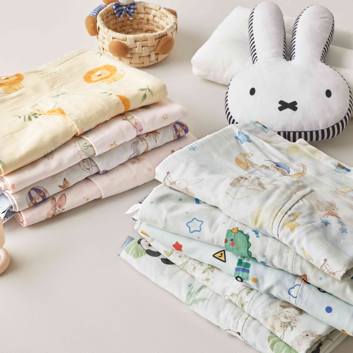 91家纺网 家纺一手货源 找家纺 （总）荷马之梦 2025新款A类针织棉数码印花卡通手绘豆豆绒儿童被芯春秋被冬被-安睡系列