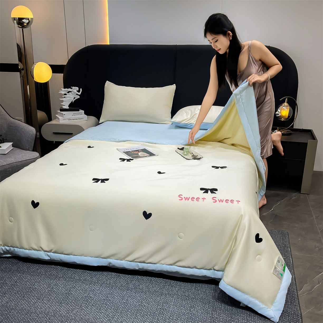 91家纺网 家纺一手货源 找家纺 梵蒂莎 2026新款满绣系列-水洗真丝空调被水洗冰丝夏被四件套夏凉被（需要买家秀，加微信） 爱心蝴蝶结-白蓝