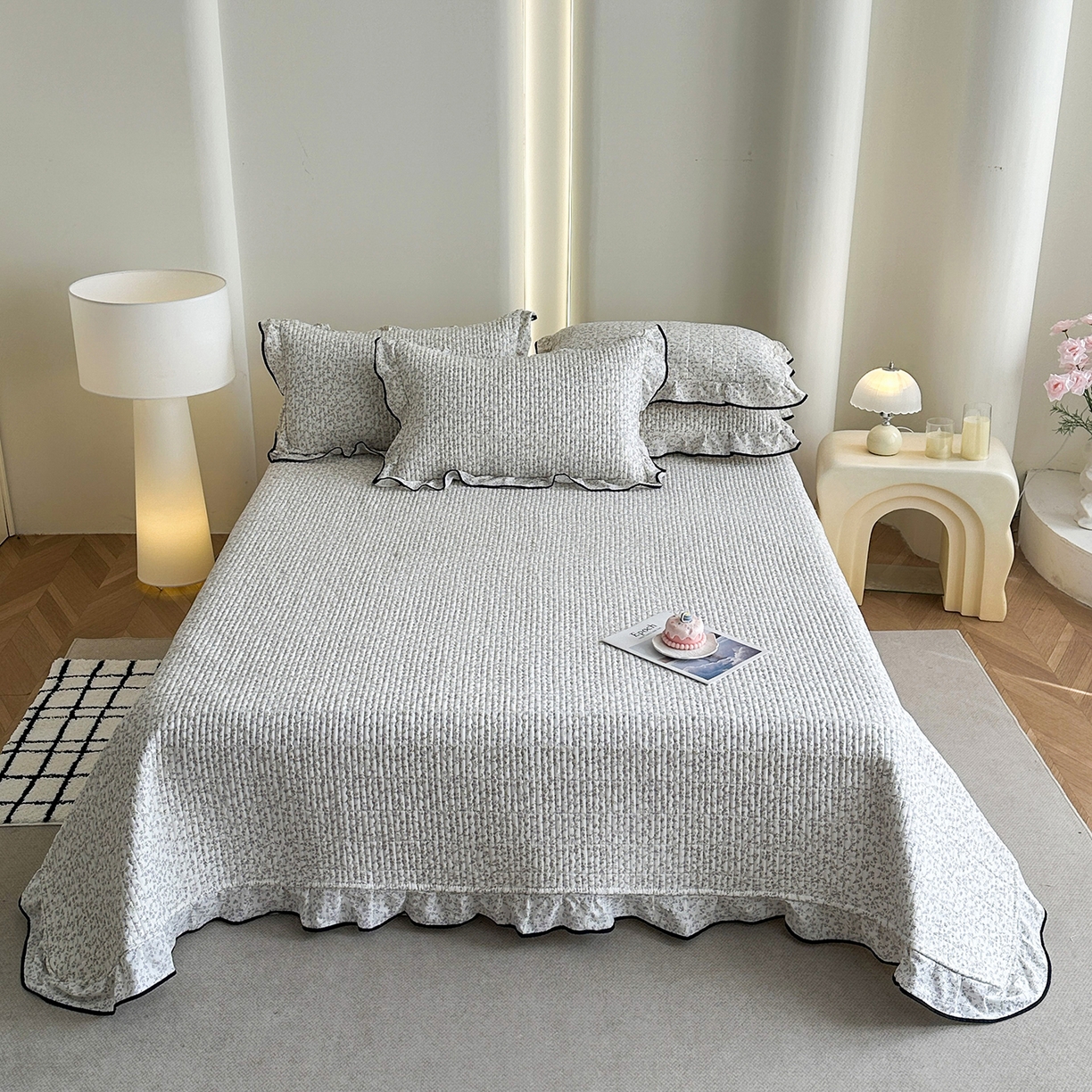 91家纺网 家纺一手货源 找家纺 幸嘉轩 2026新款双层纱花边床盖单件加厚夹棉云感皱皱纱花边款床单三件套 莫奈-紫