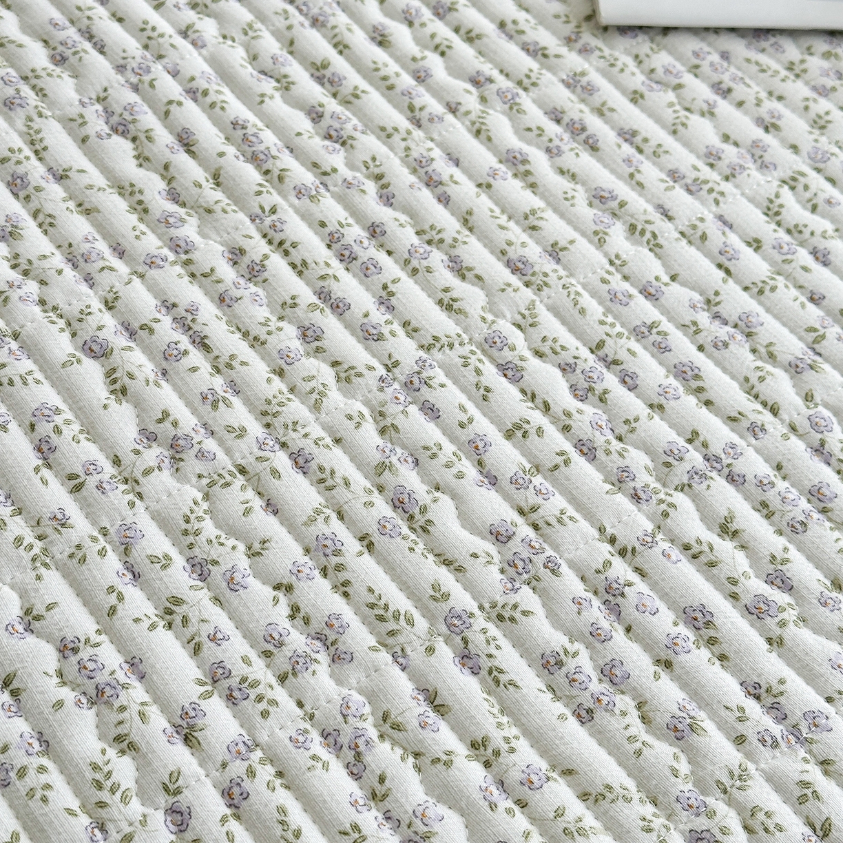 91家纺网 家纺一手货源 找家纺 幸嘉轩 2026新款双层纱花边床盖单件加厚夹棉云感皱皱纱花边款床单三件套 莫奈-紫