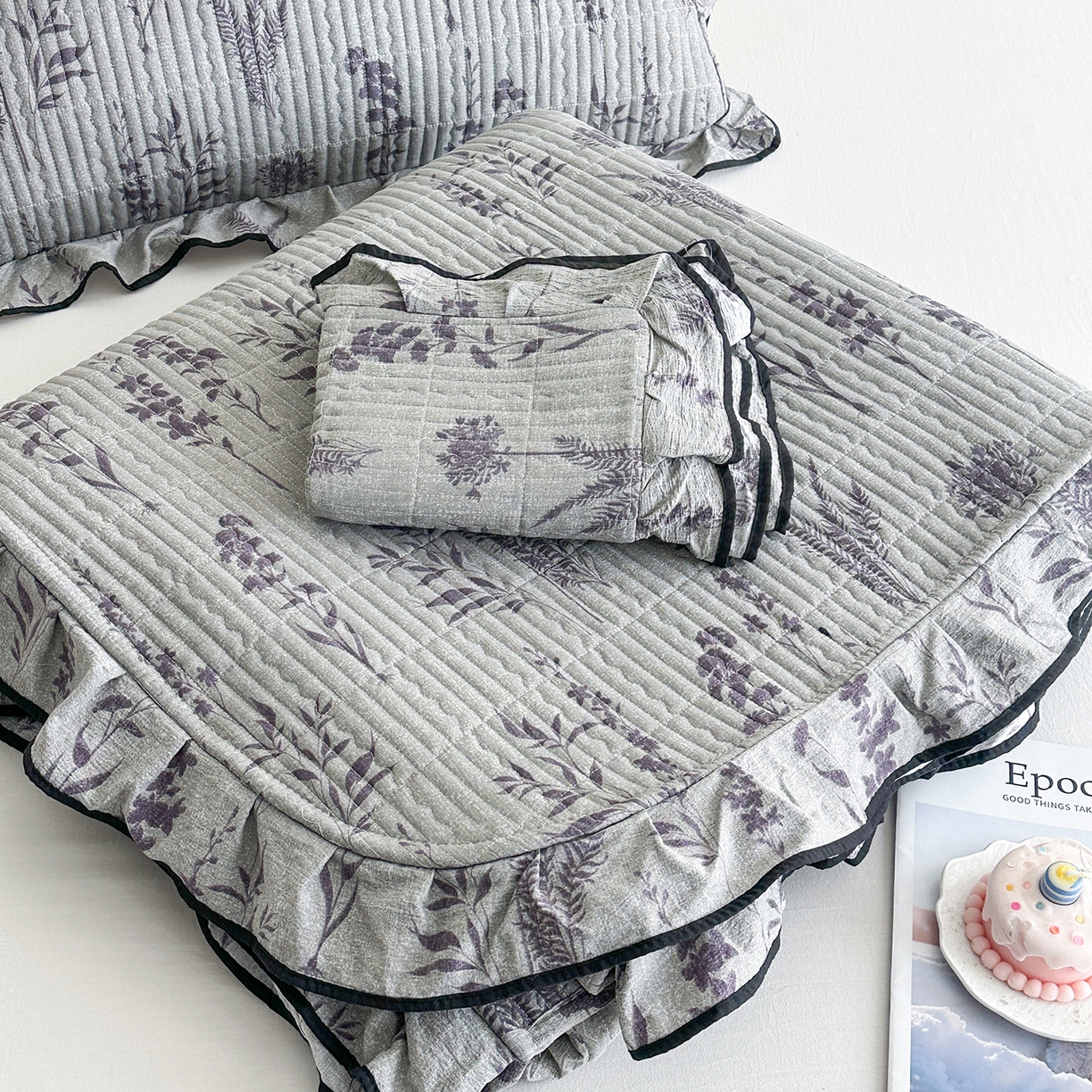 91家纺网 家纺一手货源 找家纺 幸嘉轩 2026新款双层纱花边床盖单件加厚夹棉云感皱皱纱花边款床单三件套 紫苏