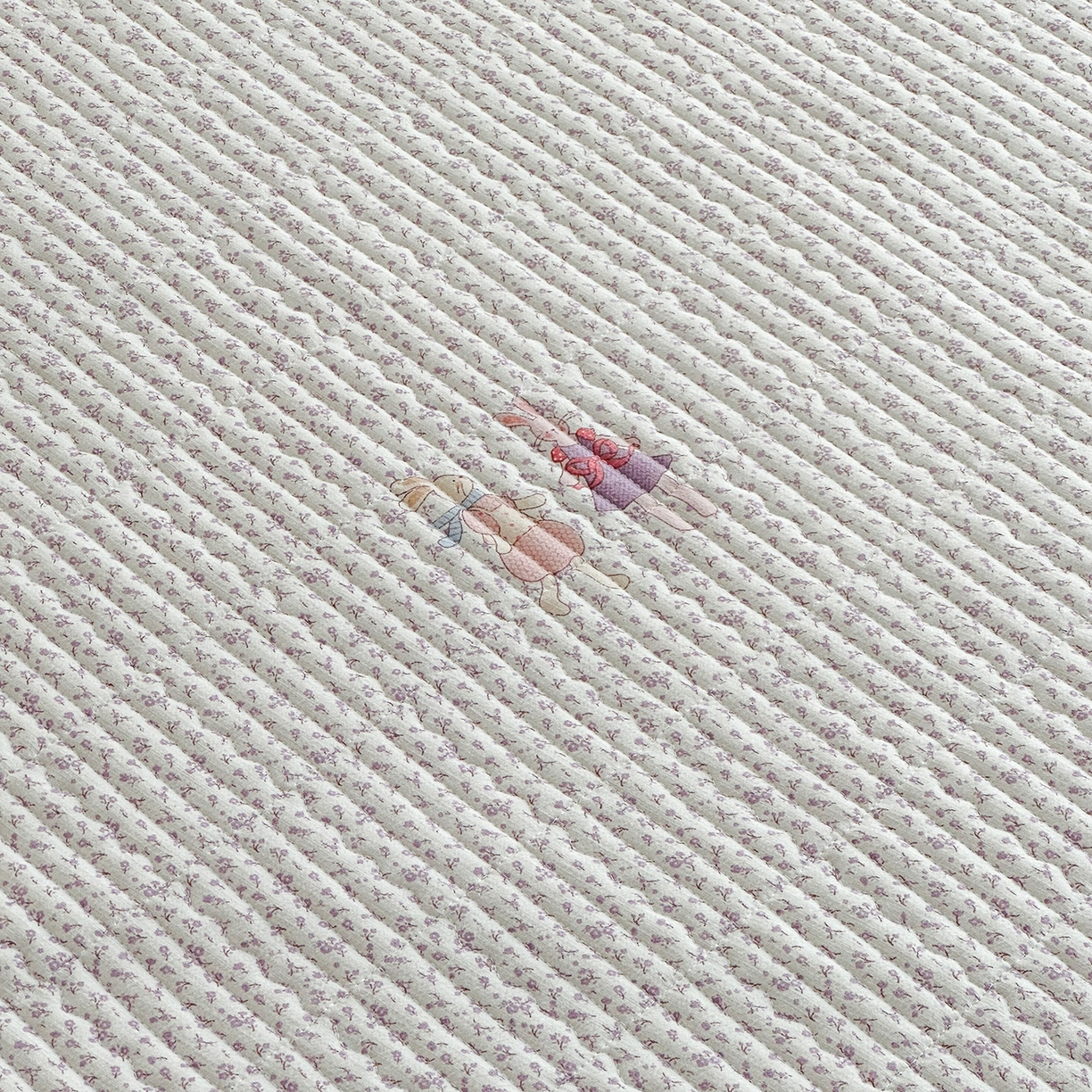 91家纺网 家纺一手货源 找家纺 幸嘉轩 2026新款双层纱花边床盖单件加厚夹棉云感皱皱纱花边款床单三件套 兔野仙踪