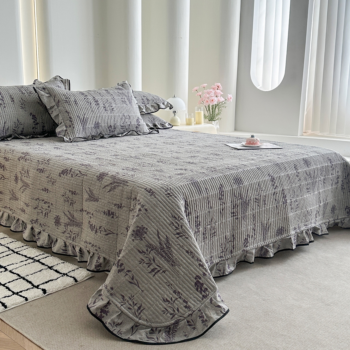 91家纺网 家纺一手货源 找家纺 幸嘉轩 2026新款双层纱花边床盖单件加厚夹棉云感皱皱纱花边款床单三件套 紫苏