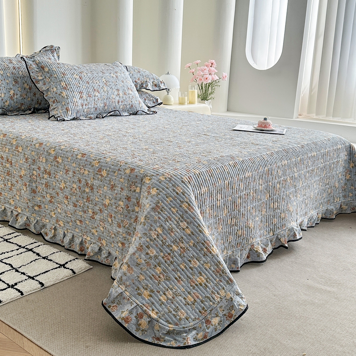 91家纺网 家纺一手货源 找家纺 幸嘉轩 2026新款双层纱花边床盖单件加厚夹棉云感皱皱纱花边款床单三件套 醉玲珑