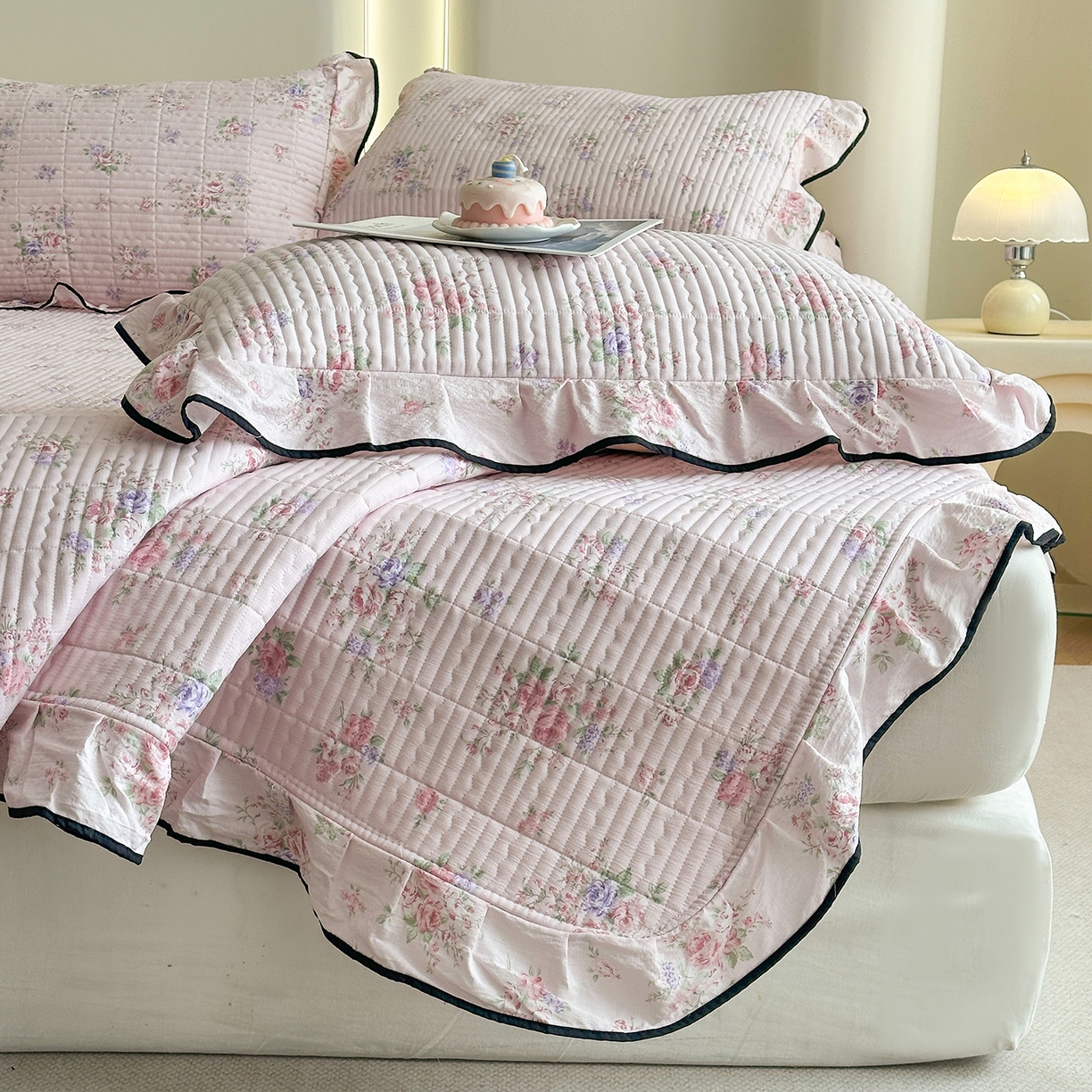 91家纺网 家纺一手货源 找家纺 （总）幸嘉轩 2026新款双层纱花边床盖单件加厚夹棉云感皱皱纱花边款床单三件套