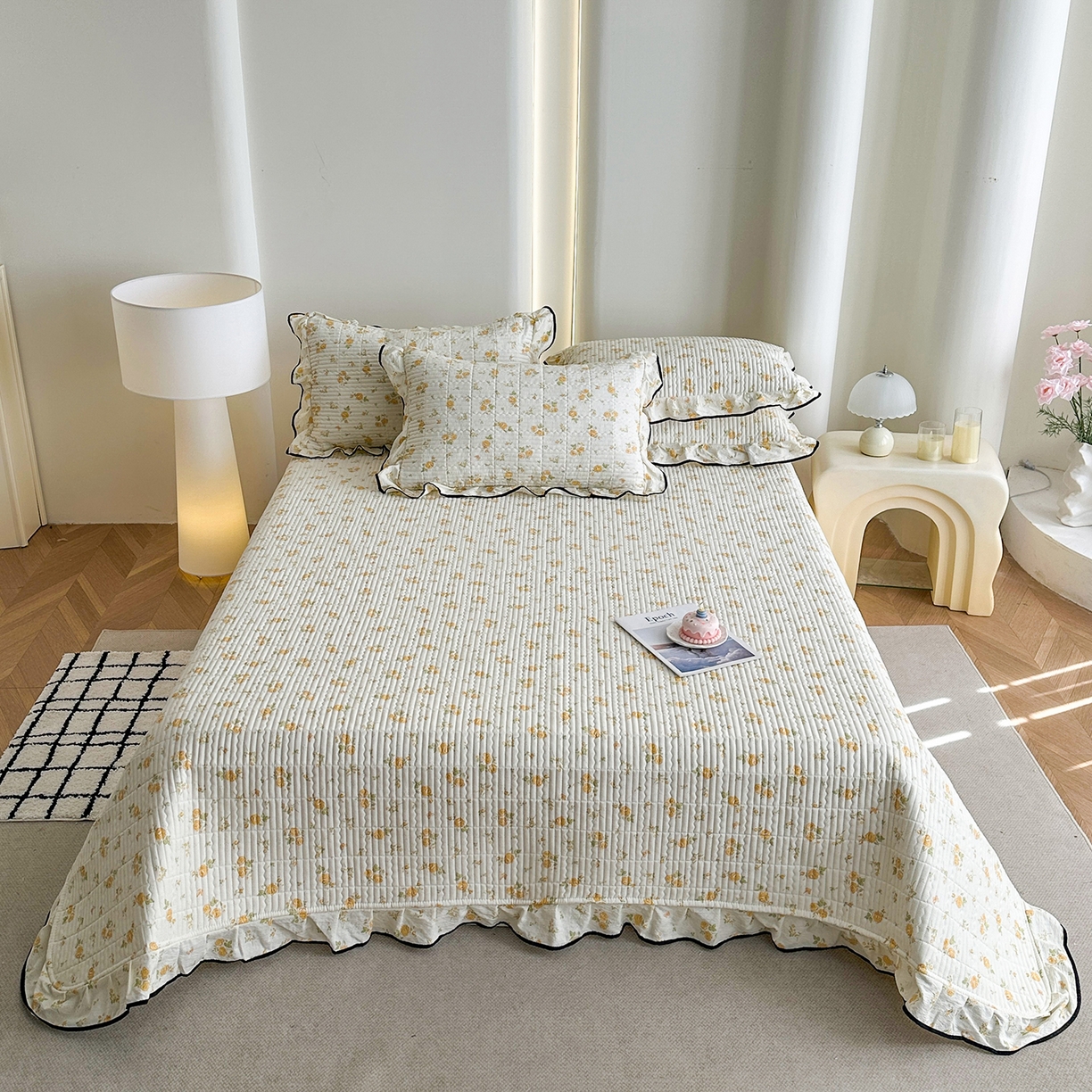 91家纺网 家纺一手货源 找家纺 幸嘉轩 2026新款双层纱花边床盖单件加厚夹棉云感皱皱纱花边款床单三件套 半岛花园