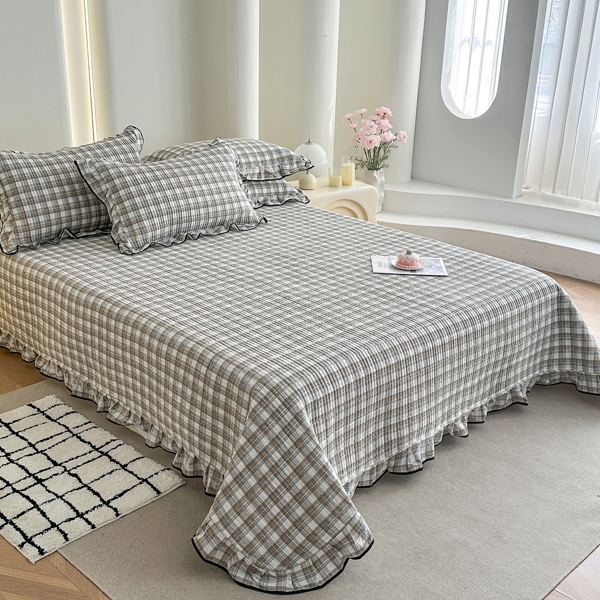 91家纺网 家纺一手货源 找家纺 幸嘉轩 2026新款双层纱花边床盖单件加厚夹棉云感皱皱纱花边款床单三件套 北野