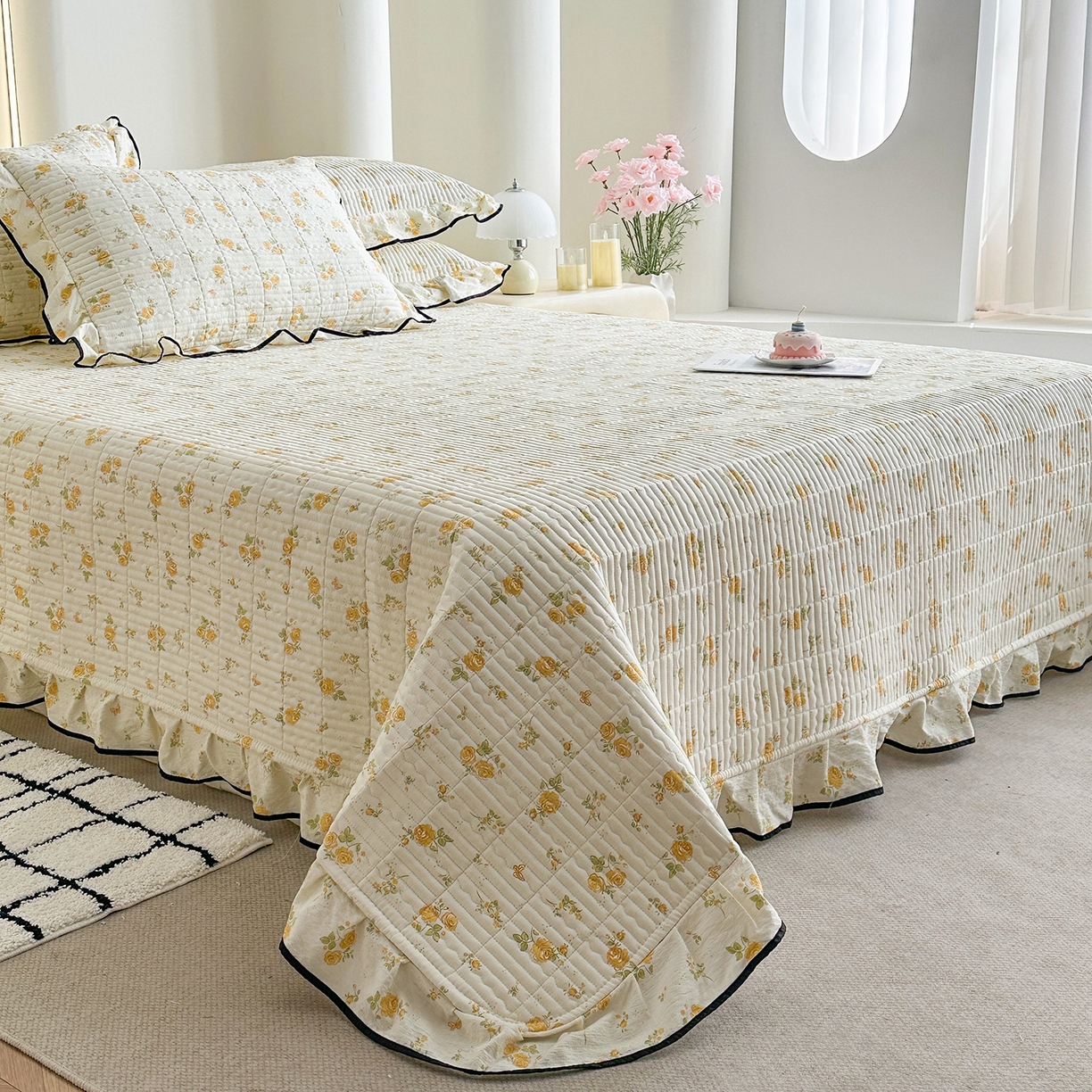 91家纺网 家纺一手货源 找家纺 幸嘉轩 2026新款双层纱花边床盖单件加厚夹棉云感皱皱纱花边款床单三件套 半岛花园