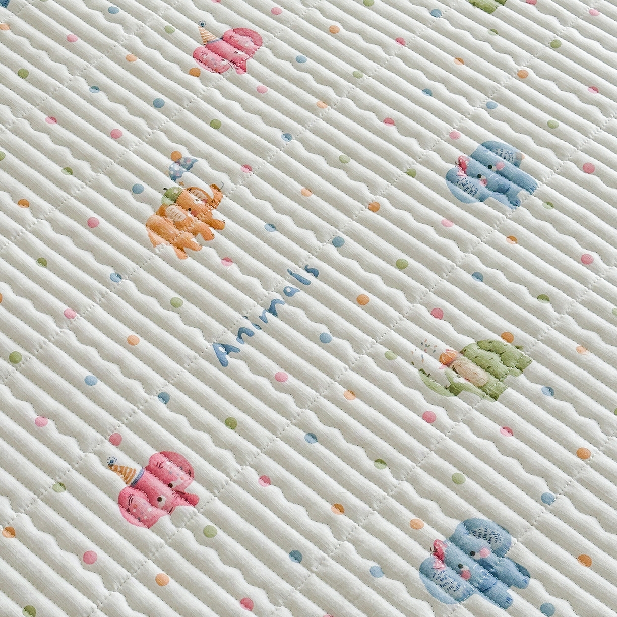 91家纺网 家纺一手货源 找家纺 幸嘉轩 2026新款双层纱花边床盖单件加厚夹棉云感皱皱纱花边款床单三件套 快乐小象