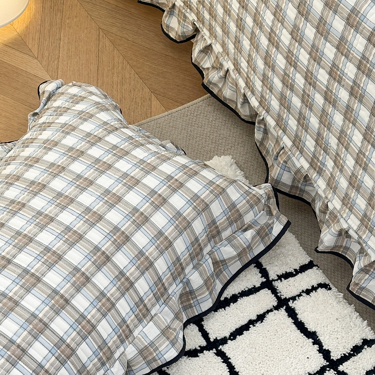 91家纺网 家纺一手货源 找家纺 幸嘉轩 2026新款双层纱花边床盖单件加厚夹棉云感皱皱纱花边款床单三件套 北野