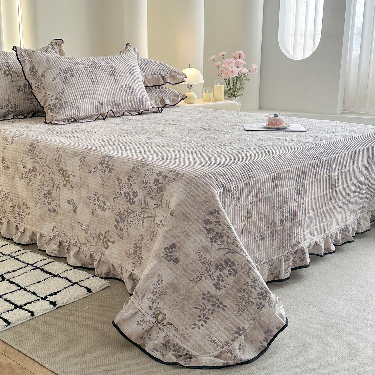 91家纺网 家纺一手货源 找家纺 幸嘉轩 2026新款双层纱花边床盖单件加厚夹棉云感皱皱纱花边款床单三件套 花姿-豆沙