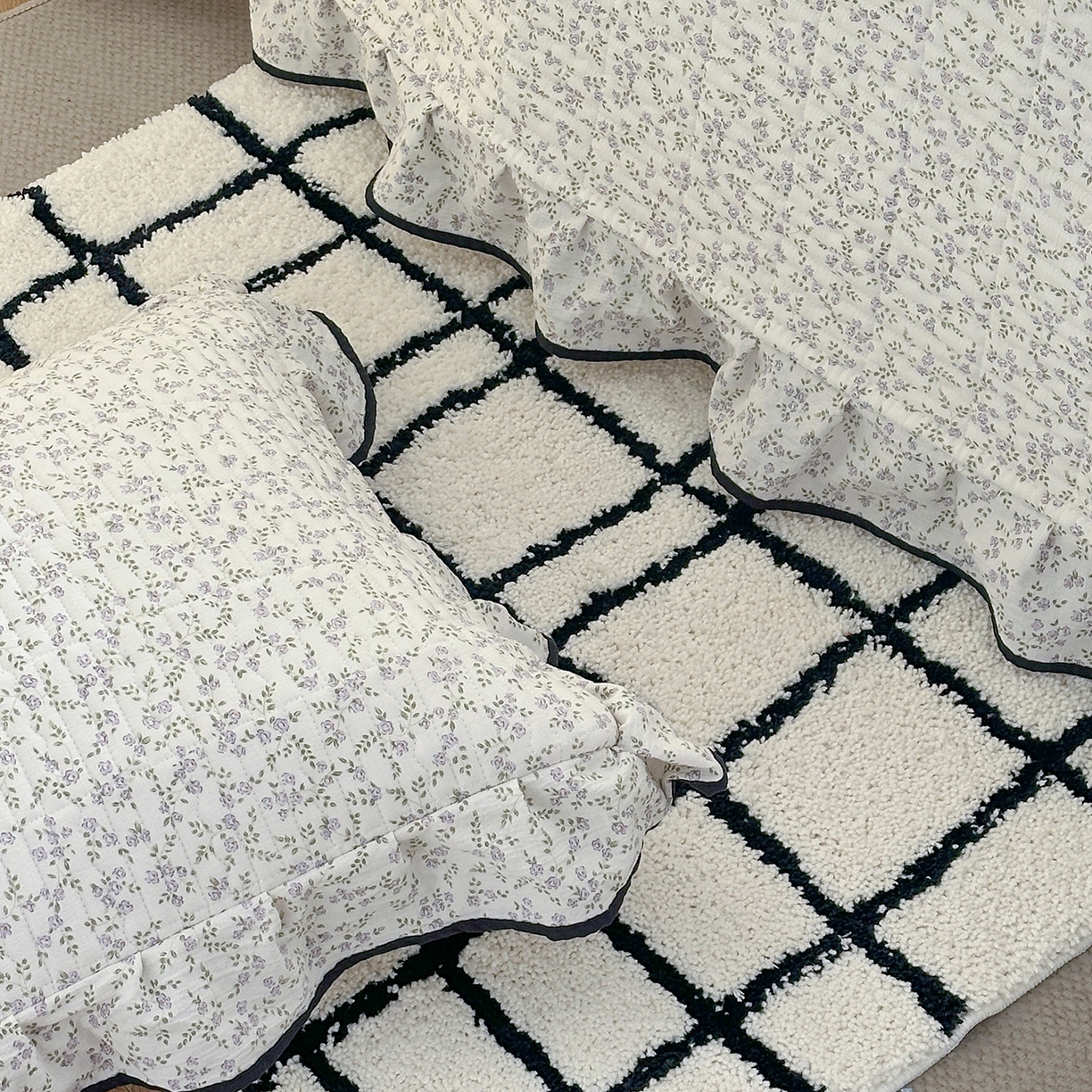 91家纺网 家纺一手货源 找家纺 幸嘉轩 2026新款双层纱花边床盖单件加厚夹棉云感皱皱纱花边款床单三件套 莫奈-紫