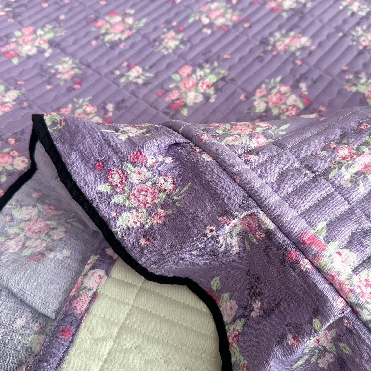 91家纺网 家纺一手货源 找家纺 幸嘉轩 2026新款双层纱花边床盖单件加厚夹棉云感皱皱纱花边款床单三件套 豆蔻年华-紫