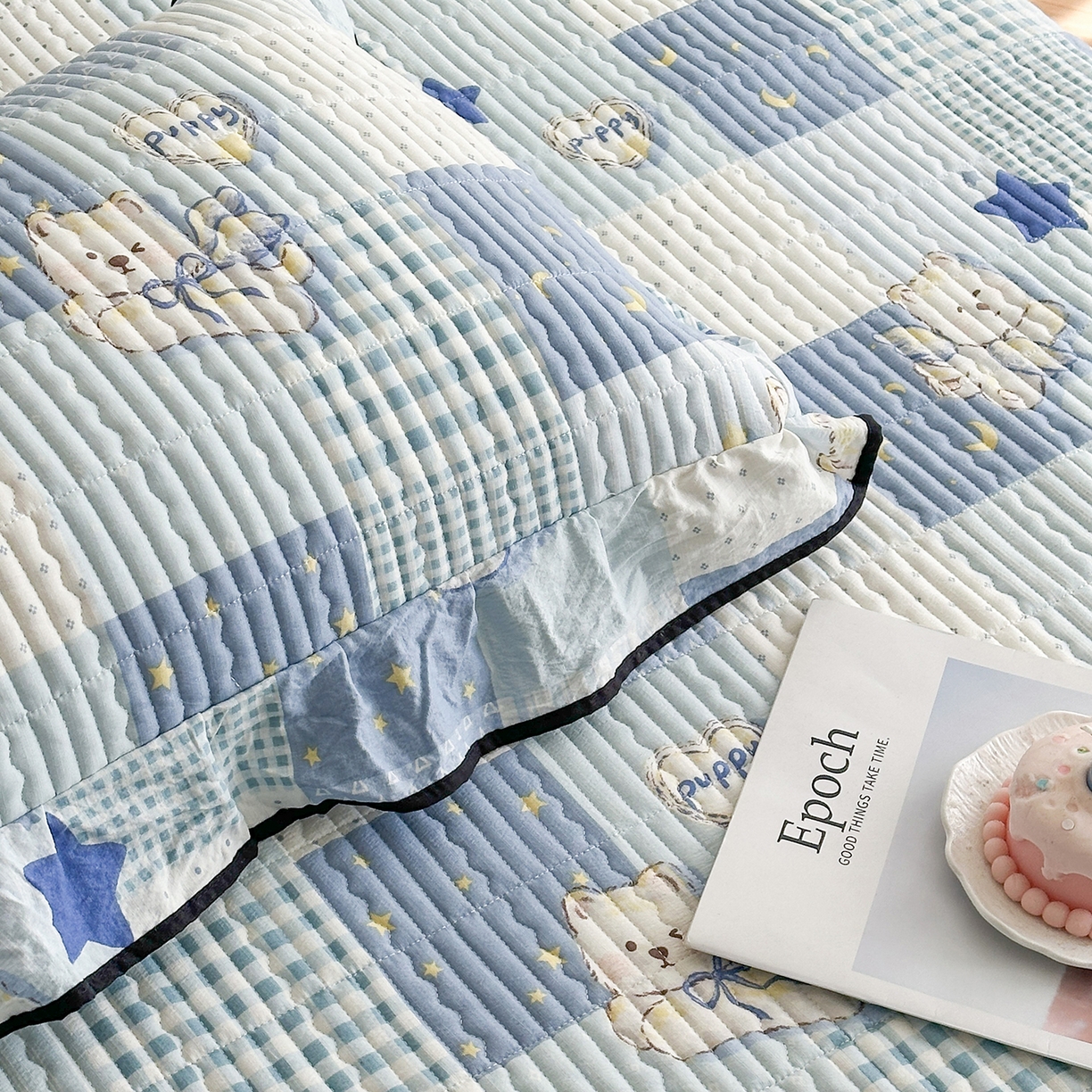 91家纺网 家纺一手货源 找家纺 幸嘉轩 2026新款双层纱花边床盖单件加厚夹棉云感皱皱纱花边款床单三件套 蓝色泡芙狗