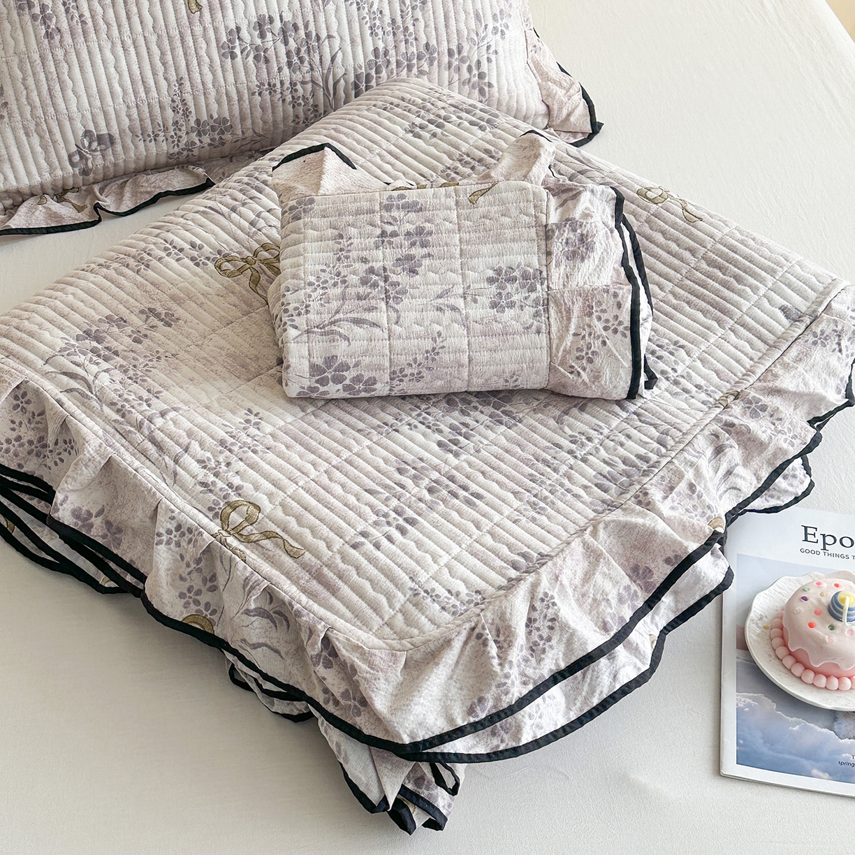 91家纺网 家纺一手货源 找家纺 幸嘉轩 2026新款双层纱花边床盖单件加厚夹棉云感皱皱纱花边款床单三件套 花姿-豆沙