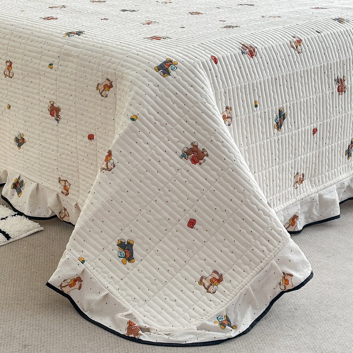 91家纺网 家纺一手货源 找家纺 幸嘉轩 2026新款双层纱花边床盖单件加厚夹棉云感皱皱纱花边款床单三件套 吉祥小马