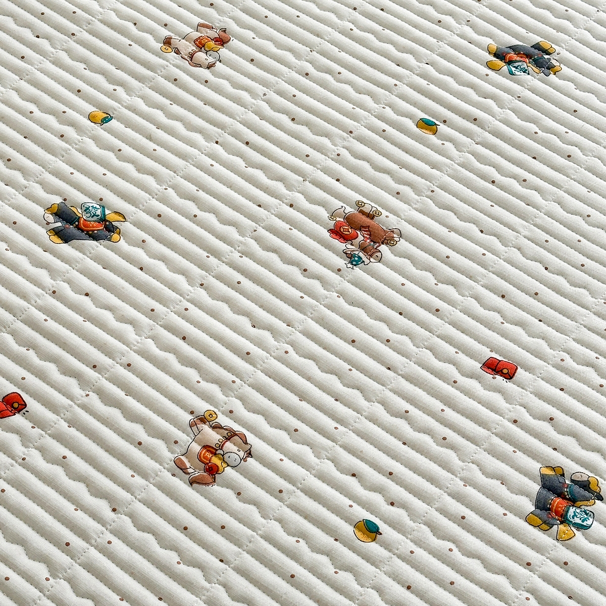 91家纺网 家纺一手货源 找家纺 幸嘉轩 2026新款双层纱花边床盖单件加厚夹棉云感皱皱纱花边款床单三件套 吉祥小马