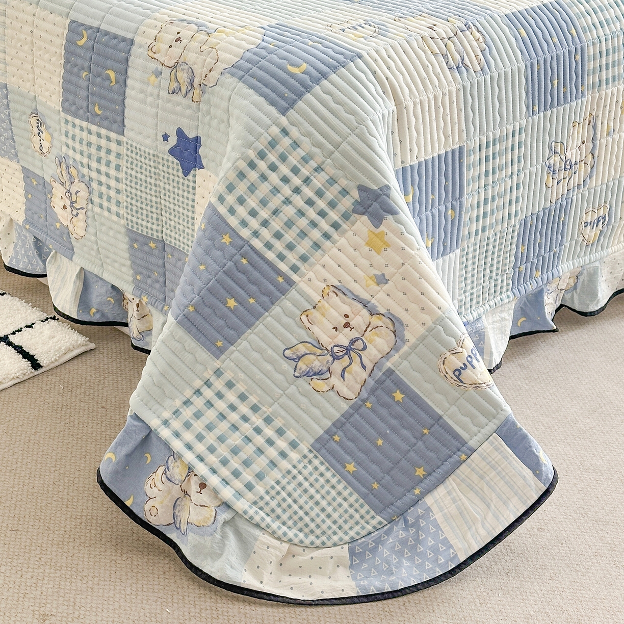 91家纺网 家纺一手货源 找家纺 幸嘉轩 2026新款双层纱花边床盖单件加厚夹棉云感皱皱纱花边款床单三件套 蓝色泡芙狗