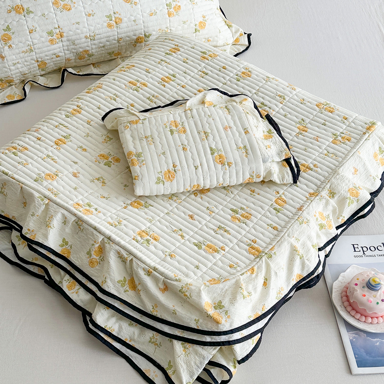 91家纺网 家纺一手货源 找家纺 幸嘉轩 2026新款双层纱花边床盖单件加厚夹棉云感皱皱纱花边款床单三件套 半岛花园