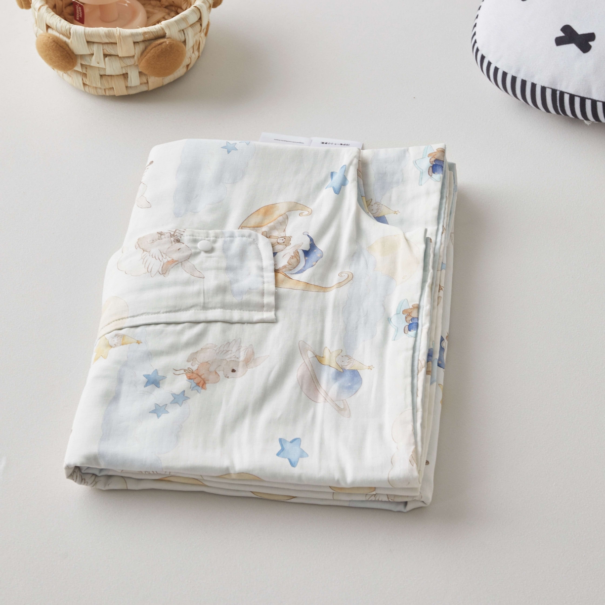 91家纺网 家纺一手货源 找家纺 （总）荷马之梦 2026新款全棉纯棉纱布印花小版盖毯山茶蚕丝儿童拥抱防踢夏被-拥抱森林