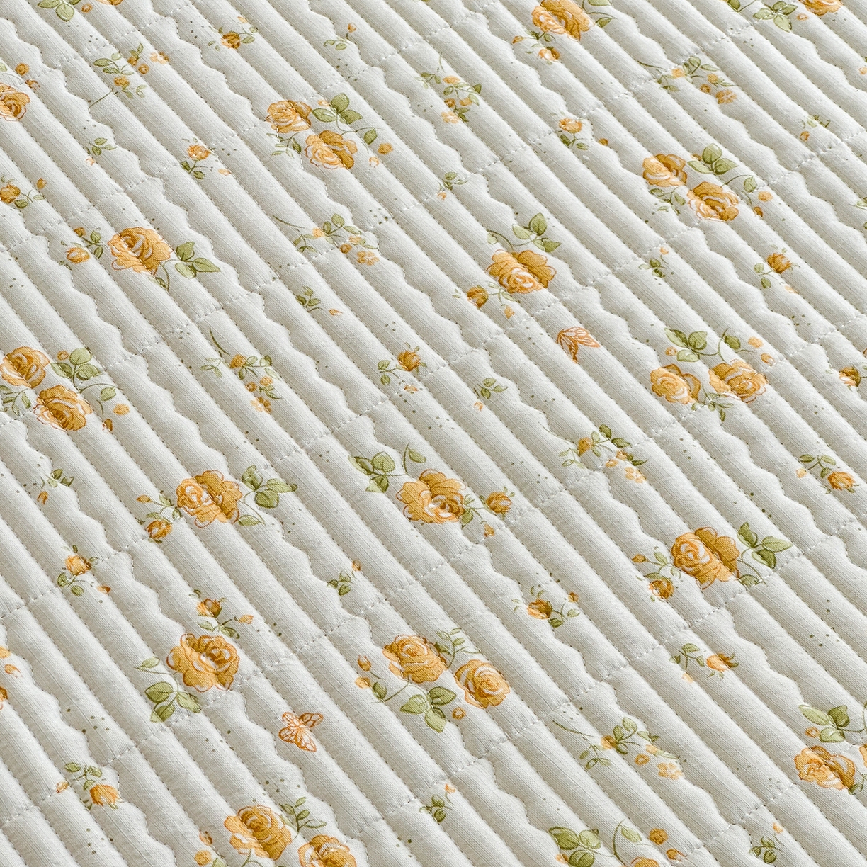 91家纺网 家纺一手货源 找家纺 幸嘉轩 2026新款双层纱花边床盖单件加厚夹棉云感皱皱纱花边款床单三件套 半岛花园