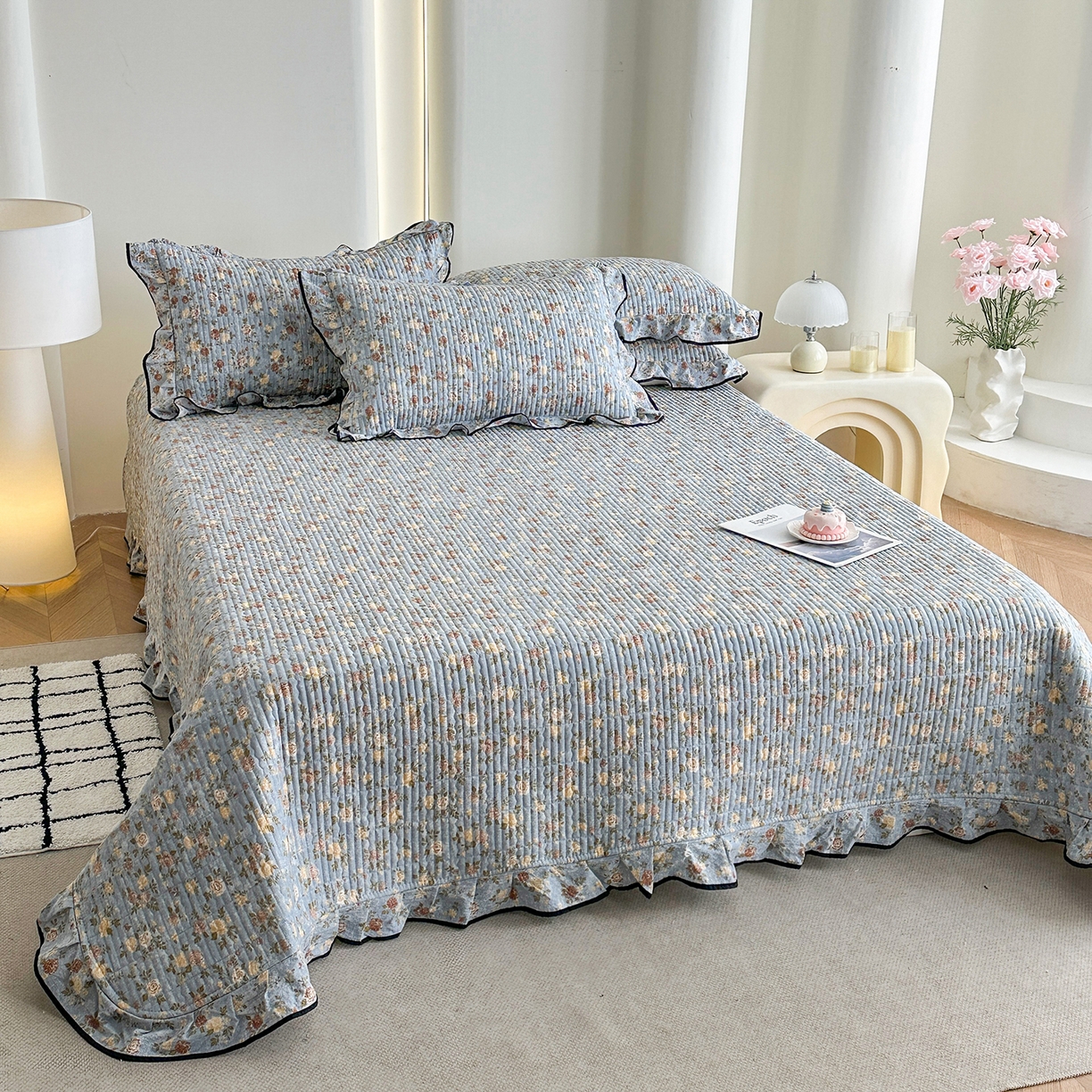 91家纺网 家纺一手货源 找家纺 幸嘉轩 2026新款双层纱花边床盖单件加厚夹棉云感皱皱纱花边款床单三件套 醉玲珑