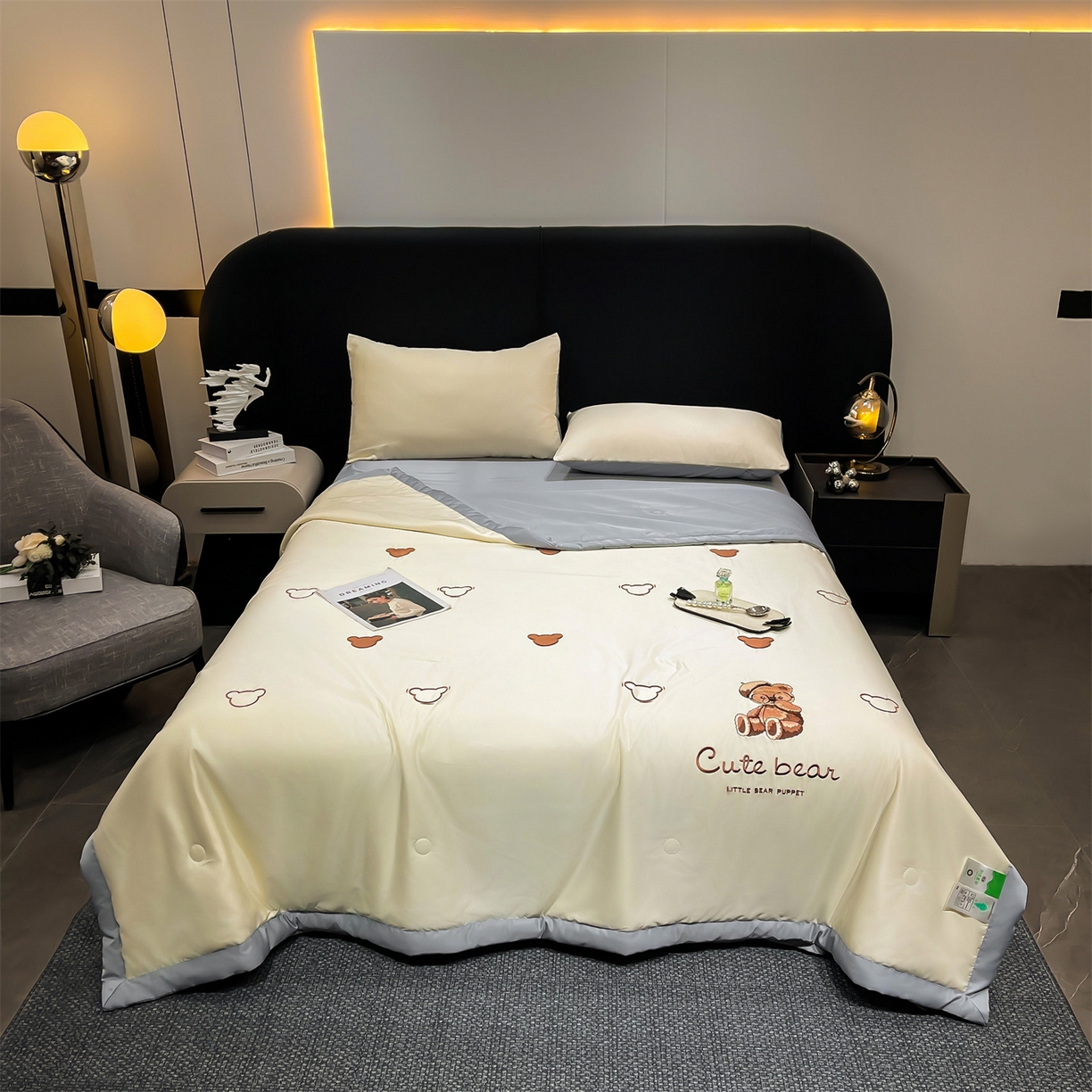 91家纺网 家纺一手货源 找家纺 梵蒂莎 2026新款满绣系列-水洗真丝空调被水洗冰丝夏被四件套夏凉被（需要买家秀，加微信） 可爱熊-白灰