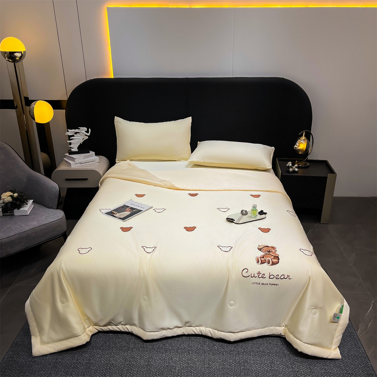 91家纺网 家纺一手货源 找家纺 梵蒂莎 2026新款满绣系列-水洗真丝空调被水洗冰丝夏被四件套夏凉被（需要买家秀，加微信） 可爱熊-米白