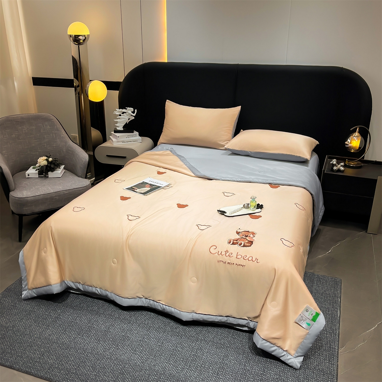 91家纺网 家纺一手货源 找家纺 梵蒂莎 2026新款满绣系列-水洗真丝空调被水洗冰丝夏被四件套夏凉被（需要买家秀，加微信） 可爱熊-香槟灰