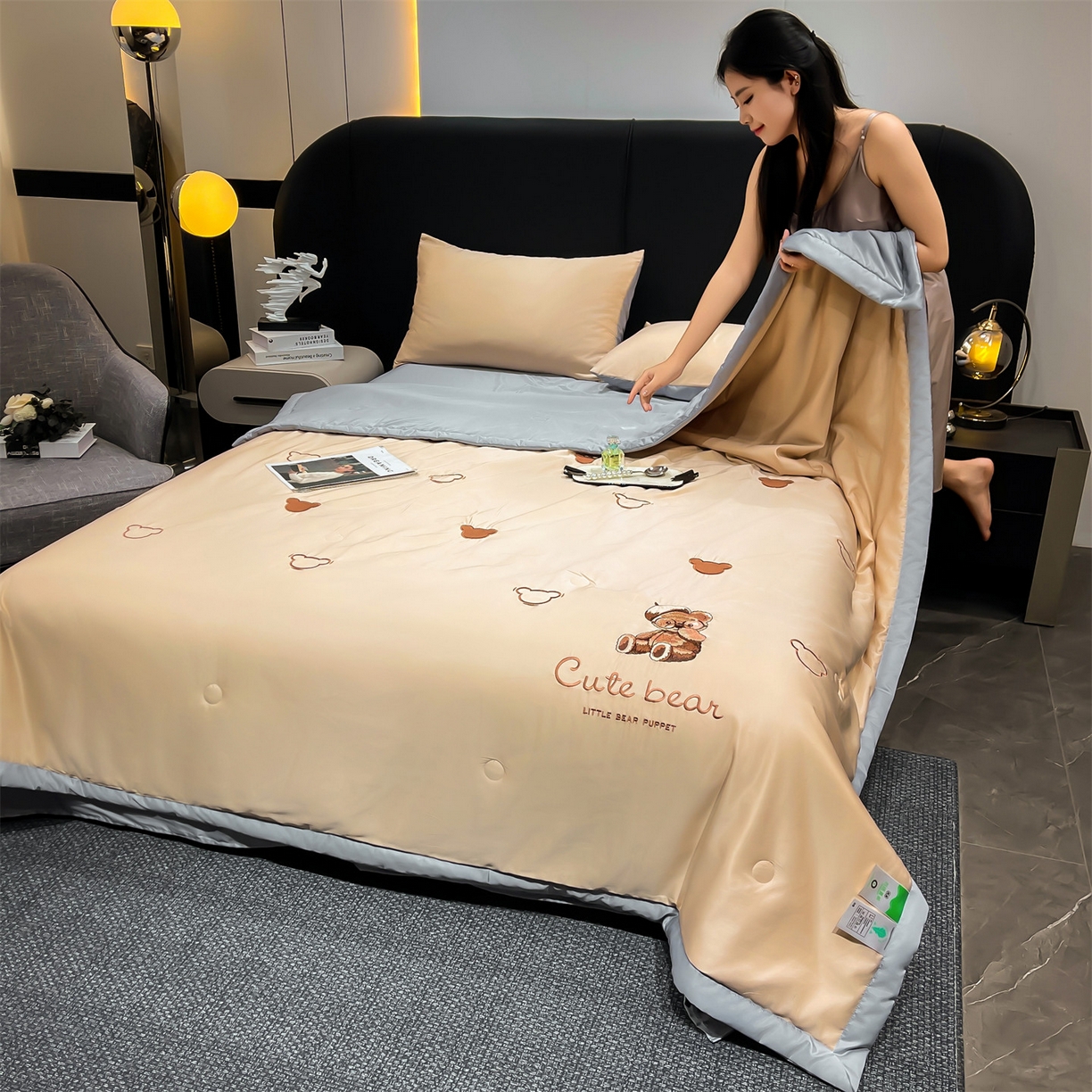 91家纺网 家纺一手货源 找家纺 梵蒂莎 2026新款满绣系列-水洗真丝空调被水洗冰丝夏被四件套夏凉被（需要买家秀，加微信） 可爱熊-香槟灰