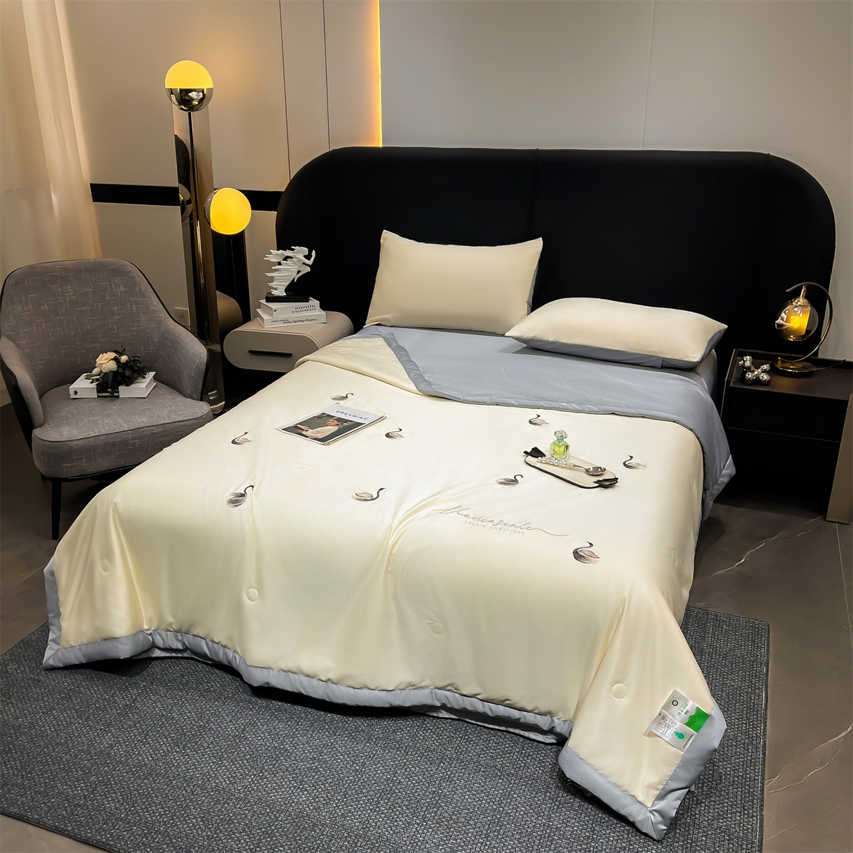 91家纺网 家纺一手货源 找家纺 梵蒂莎 2026新款满绣系列-水洗真丝空调被水洗冰丝夏被四件套夏凉被（需要买家秀，加微信） 天鹅-白灰