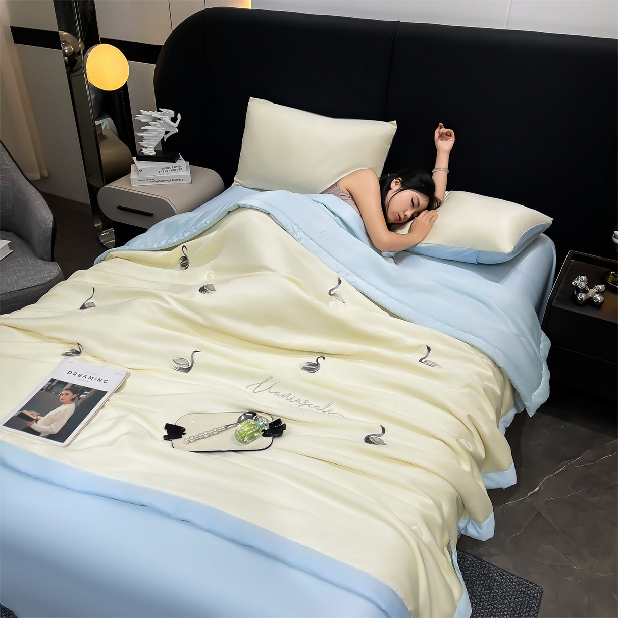 91家纺网 家纺一手货源 找家纺 梵蒂莎 2026新款满绣系列-水洗真丝空调被水洗冰丝夏被四件套夏凉被（需要买家秀，加微信） 天鹅-白蓝