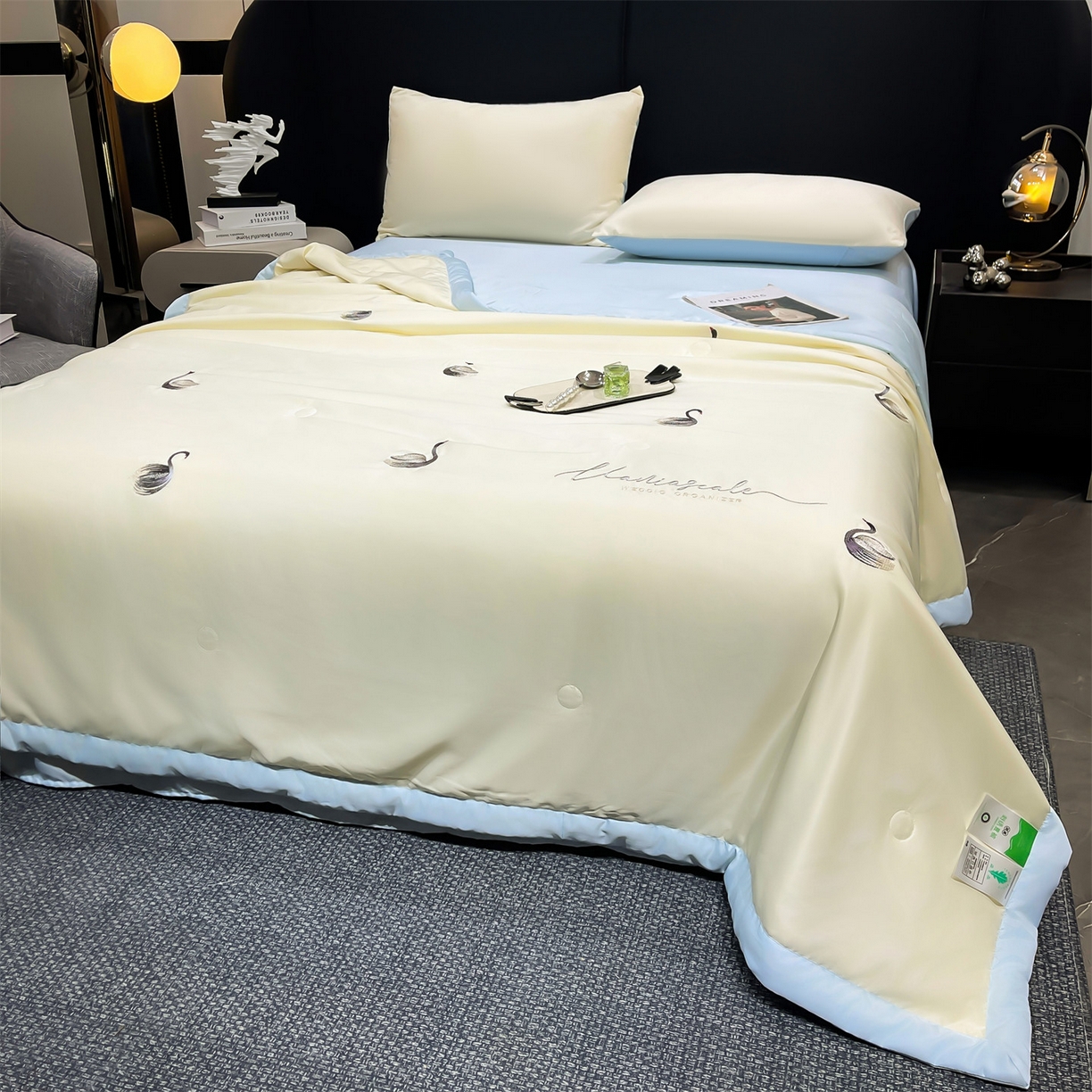 91家纺网 家纺一手货源 找家纺 梵蒂莎 2026新款满绣系列-水洗真丝空调被水洗冰丝夏被四件套夏凉被（需要买家秀，加微信） 天鹅-白蓝