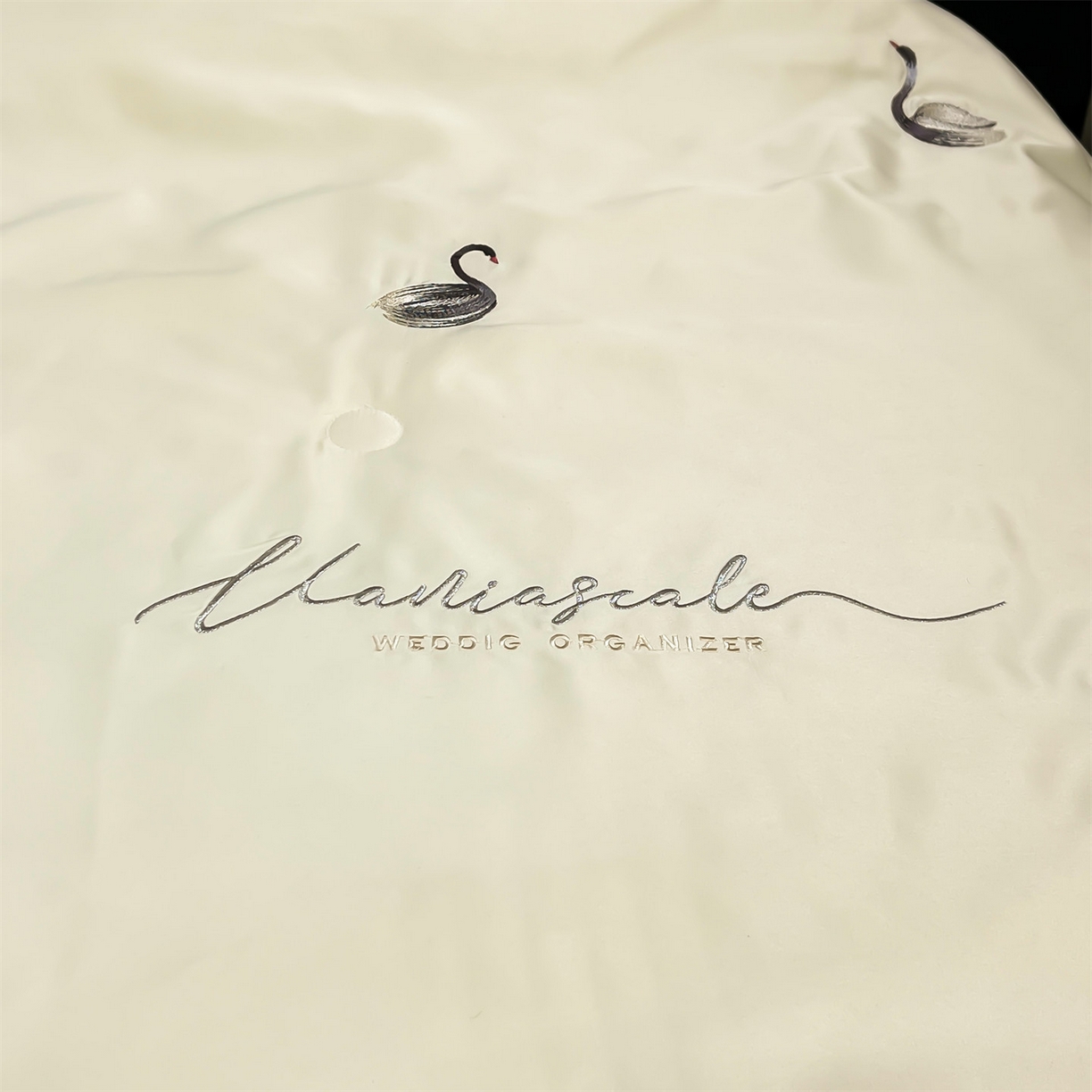 91家纺网 家纺一手货源 找家纺 梵蒂莎 2026新款满绣系列-水洗真丝空调被水洗冰丝夏被四件套夏凉被（需要买家秀，加微信） 天鹅-白蓝