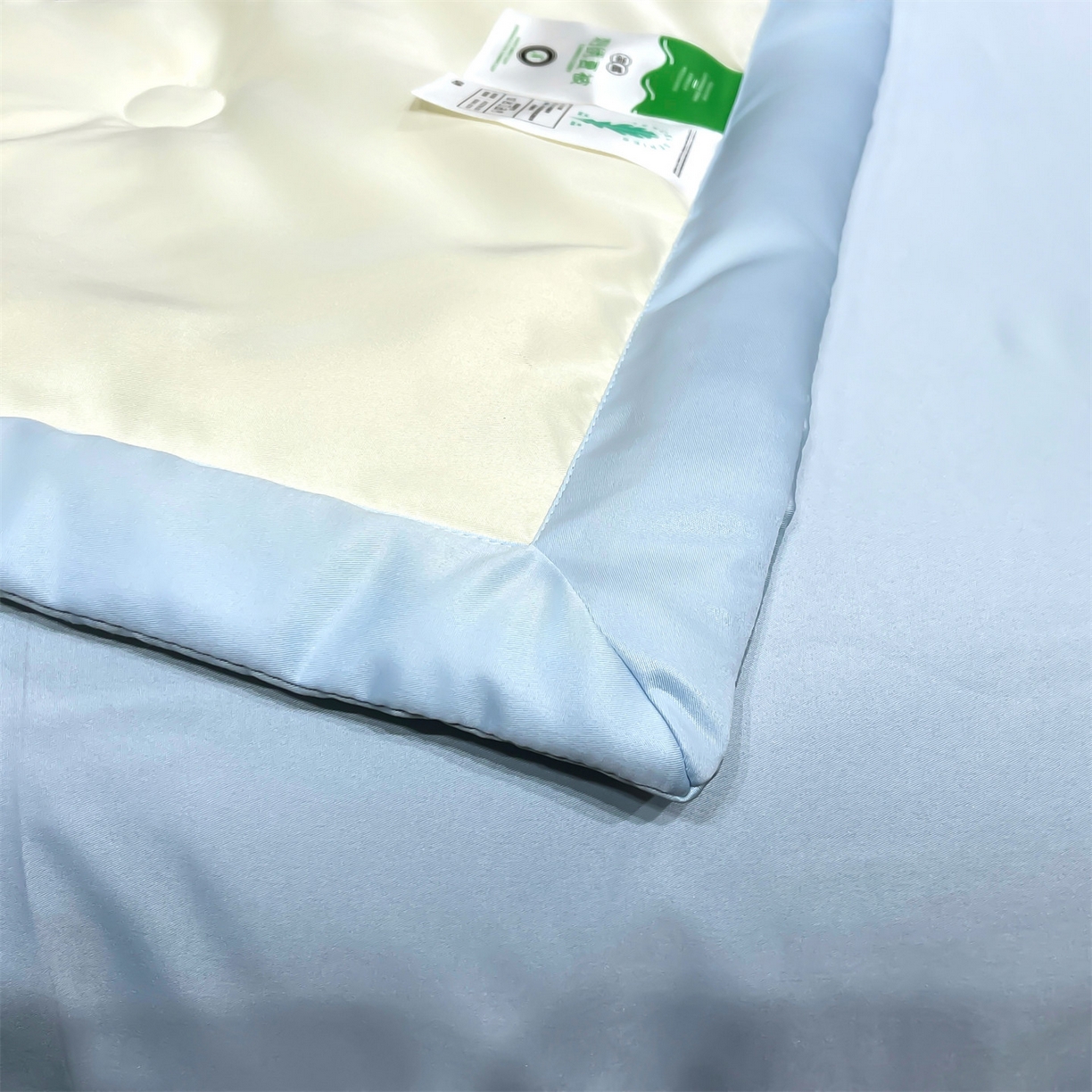 91家纺网 家纺一手货源 找家纺 梵蒂莎 2026新款满绣系列-水洗真丝空调被水洗冰丝夏被四件套夏凉被（需要买家秀，加微信） 天鹅-白蓝