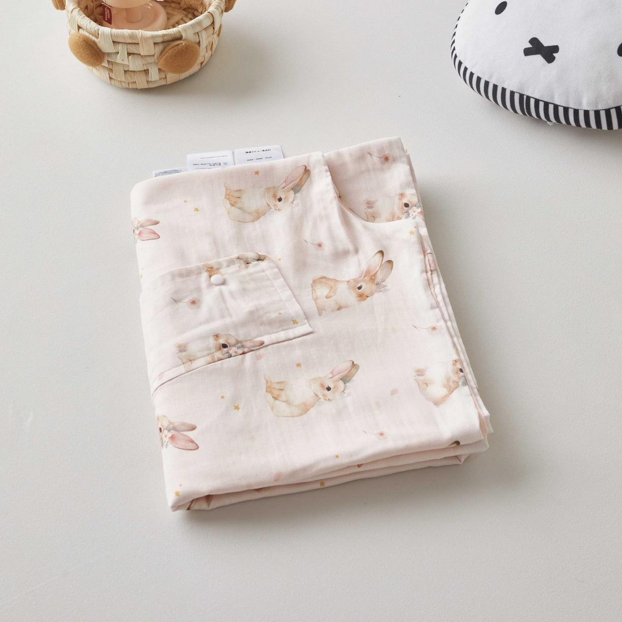 荷马之梦 2026新款全棉纯棉纱布印花小版盖毯山茶蚕丝儿童拥抱防踢夏被-拥抱森林 天使小兔