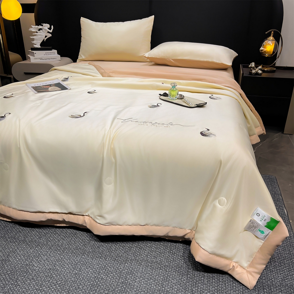 91家纺网 家纺一手货源 找家纺 梵蒂莎 2026新款满绣系列-水洗真丝空调被水洗冰丝夏被四件套夏凉被（需要买家秀，加微信） 天鹅-白香槟