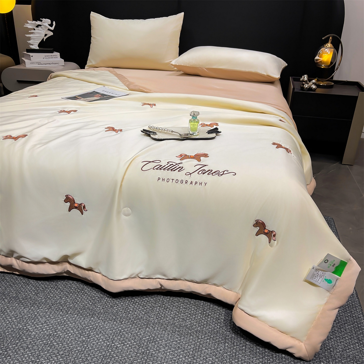 91家纺网 家纺一手货源 找家纺 梵蒂莎 2026新款满绣系列-水洗真丝空调被水洗冰丝夏被四件套夏凉被（需要买家秀，加微信） 小马-白香槟