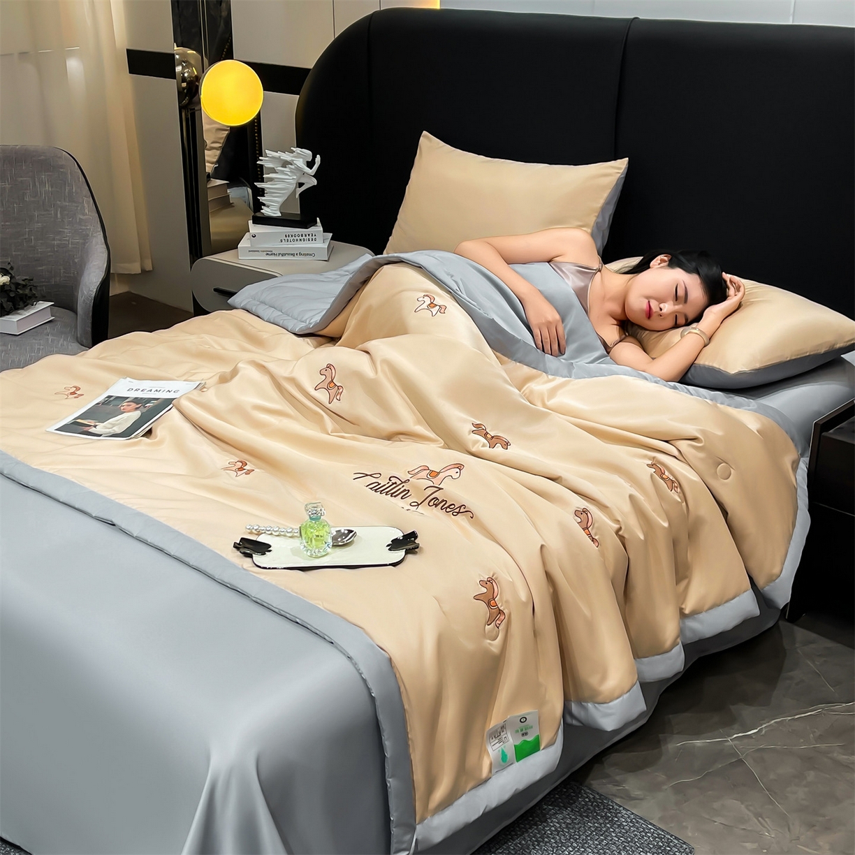 梵蒂莎 2026新款满绣系列-水洗真丝空调被水洗冰丝夏被四件套夏凉被（需要买家秀，加微信） 小马-香槟灰