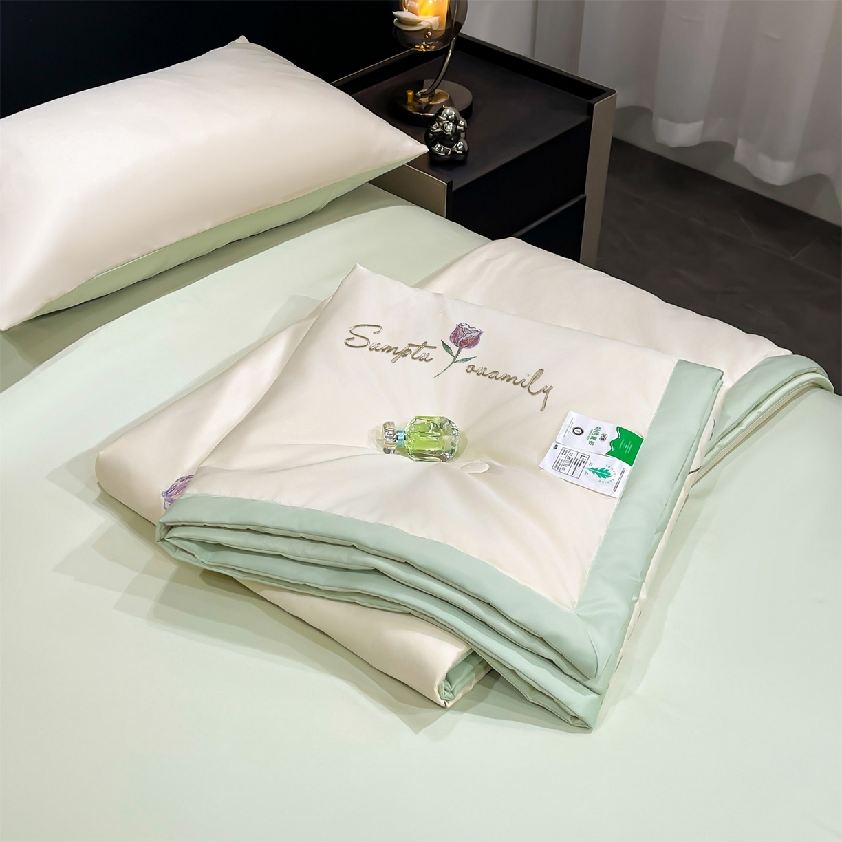 91家纺网 家纺一手货源 找家纺 梵蒂莎 2026新款满绣系列-水洗真丝空调被水洗冰丝夏被四件套夏凉被（需要买家秀，加微信） 郁金香-白绿